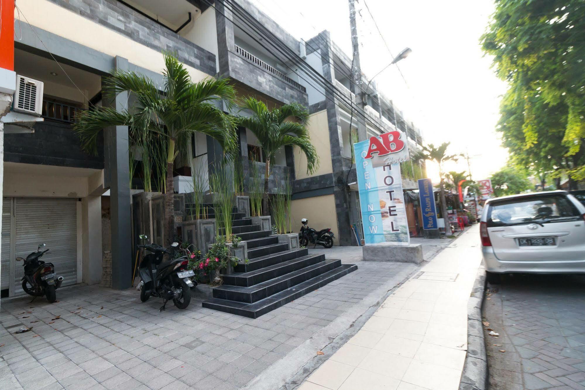 Ab Hotel Kuta By Agata Екстериор снимка