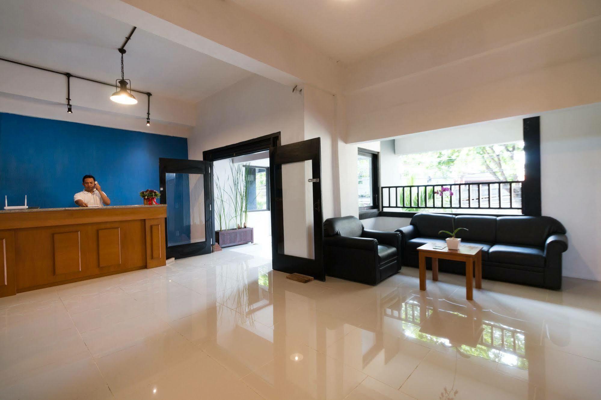 Ab Hotel Kuta By Agata Екстериор снимка