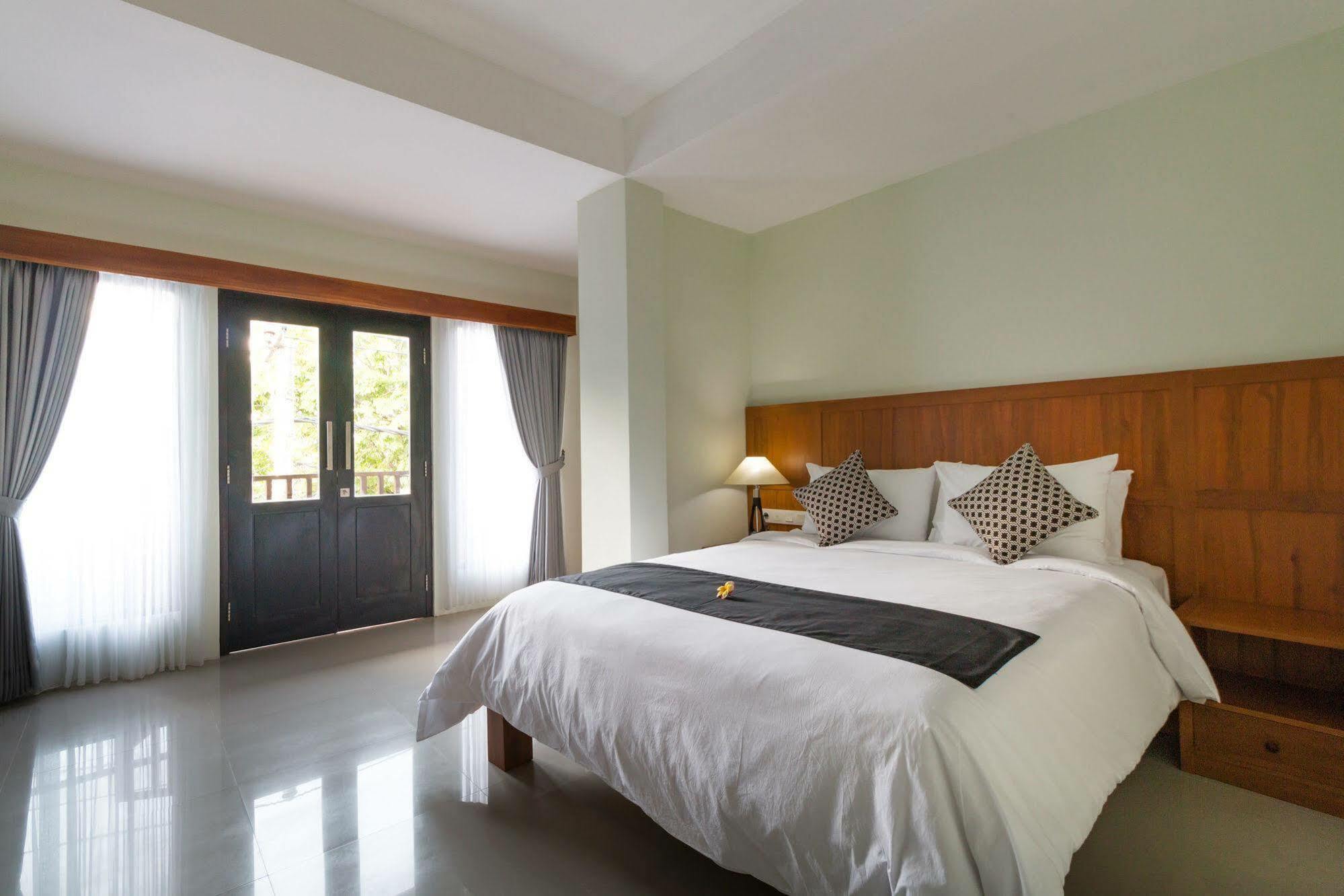Ab Hotel Kuta By Agata Екстериор снимка