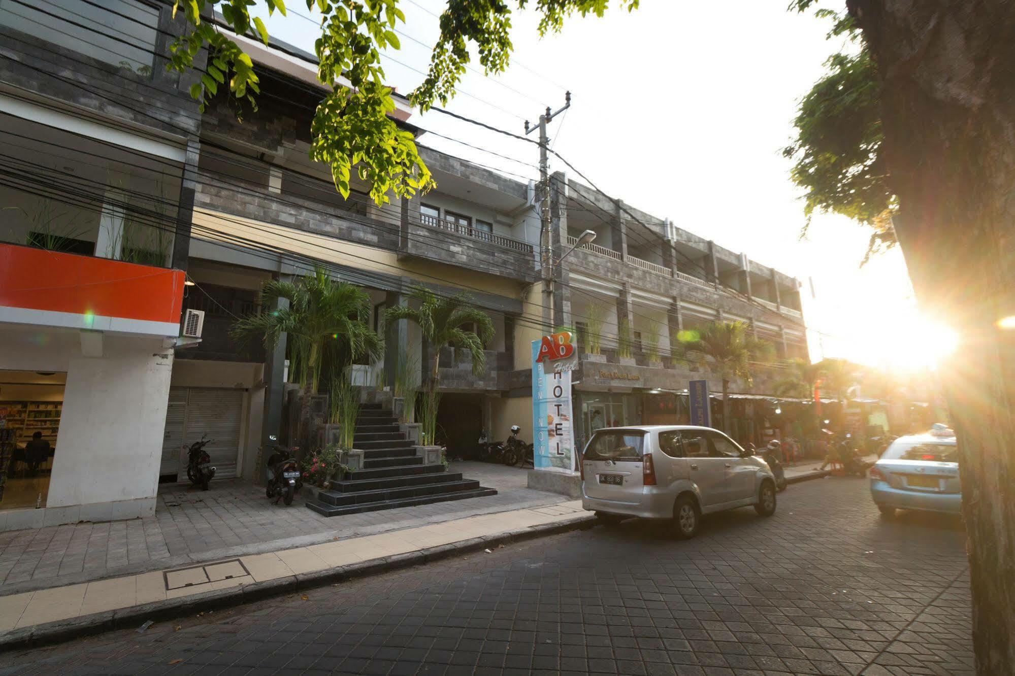 Ab Hotel Kuta By Agata Екстериор снимка