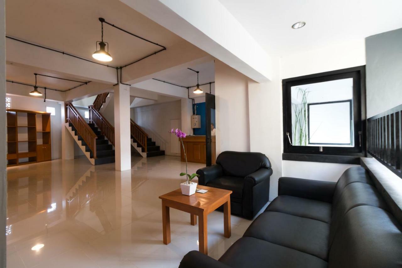 Ab Hotel Kuta By Agata Екстериор снимка
